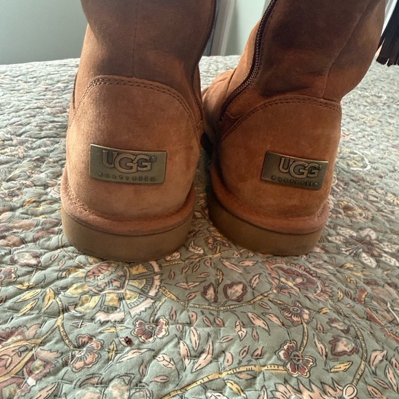 Women's Ugg Boots worn once!! - Picture 7 of 7